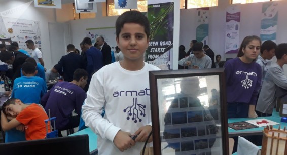 Миноискатели да волшебное зеркало: DigiTec Expo поможет армянскому спецназу и красоткам