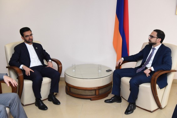 Տիգրան Ավինյանը հանդիպել է Իրանի կապի և տեղեկատվական տեխնոլոգիաների նախարարին
