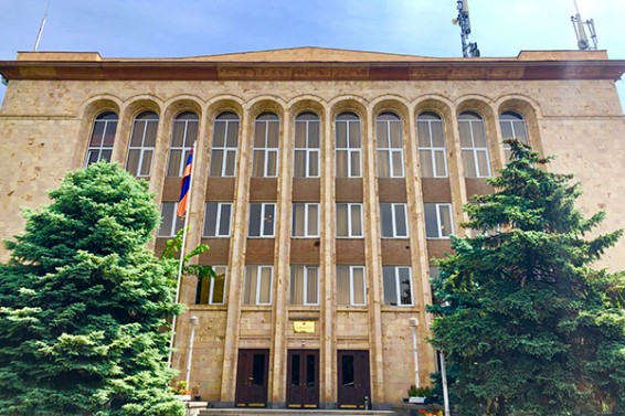 ՍԴ-ն մերժել է Հրայր Թովմասյանի լիազորությունները դադարեցնելու վերաբերյալ գործի քննությունը