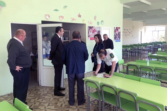 Нарушения обнаружены в школах Арташата, в которых были проведены проверки после отравления детей в буфете