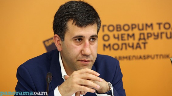 Рубен Меликян призвал юристов и правозащитников собраться у здания СНБ Армении