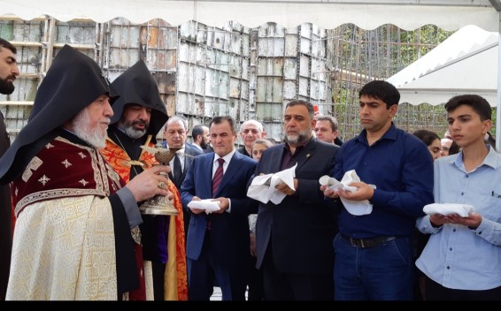 Օծվեցին Դիլիջանի նոր կառուցվող Սրբոց Նահատակաց  եկեղեցու 16 հիմնաքարարերը (photo)