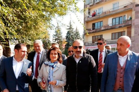 Մայրաքաղաքի բակերում խաղահրապարակները պատվում են ռետինե գորգերով. այս տարի, ընդհանուր առմամբ, ներառված է 23 բակային տարածք