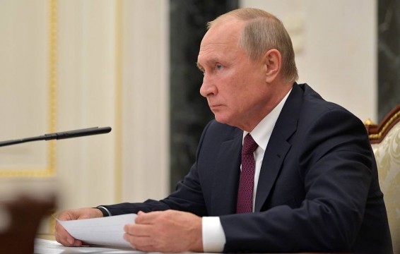 Путин поручил ввести уголовную ответственность за пропаганду наркотиков в интернете