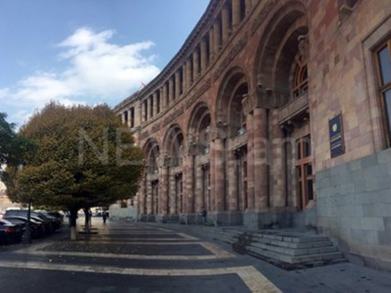 Ոստիկանությունը ինքնուրույն հեռախոսային խոսակցությունները չի վերահսկի. Գործադիրը դեմ է Խաչատրյանի եւ Փաշինյանի նախագծին