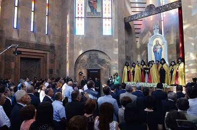 Երևանում տարբեր եկեղեցիներ ներխուժած անձինք անվայել արտահայտություններով վիրավորել են հավատացյալներին