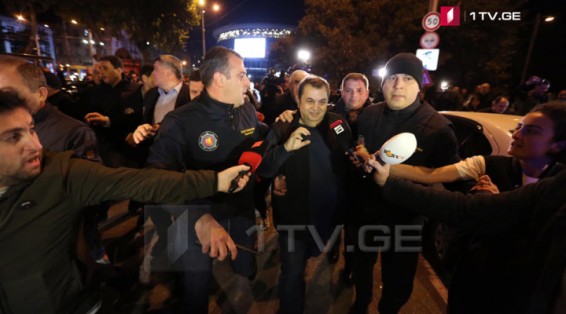 В Грузии возобновились митинги против показа фильма об однополой любви