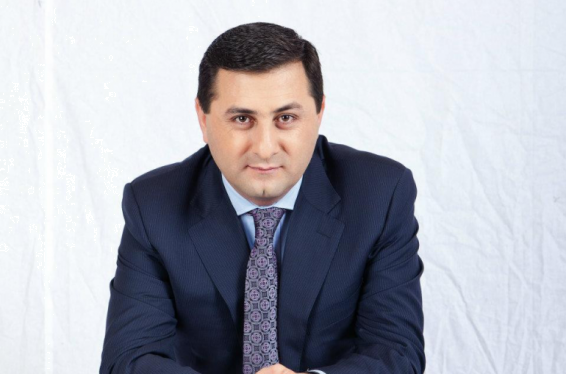 ԼՂ խնդրի մասին Փաշինյանի պատկերացումները կենցաղային դիլետանտությունից այն կողմ չեն անցնում, այն ավելի գրոտեսկային պատկեր է ստանում, երբ փորձում է այդ ամենն արտահայտել անգլերենով. Սամվել Ֆարմանյան