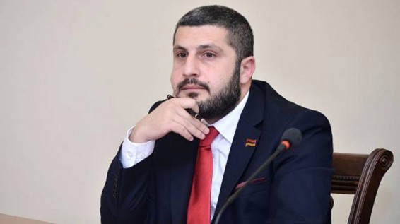 Արմեն Փամբուխչյանը վերջին օրերի իրադարձությունները «շրջիկ կրկես» է անվանում