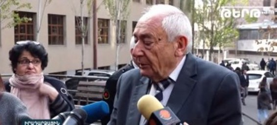 Արայիկ Հարությունյանի հրաժարականը պահանջող ԵՊՀ ուսանողները դասադուլ են անում. ուղիղ