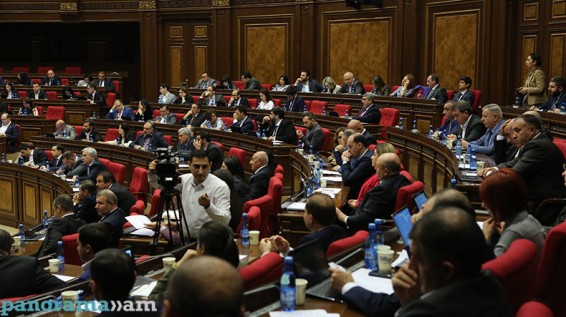 Խորհրդարանն ընդունեց նախօրեին քննարկած օրինագծերը