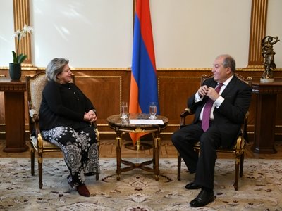 «Ձեր երկիրը հրաշալի պայմաններ է ստեղծել». Արմեն Սարգսյանը հրաժեշտի հանդիպում է ունեցել Հունաստանի դեսպանի հետ