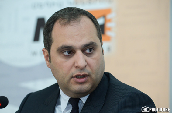 Փաստաբանների պալատի նախագահը հանդիպել է կաշառք վերցնելու համար մեղադրվող փաստաբանների հետ