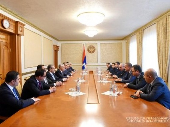 Բակո Սահակյանը Արթուր Ջավադյանի հետ քննարկել է բանկային ոլորտում համագործակցության հարցը