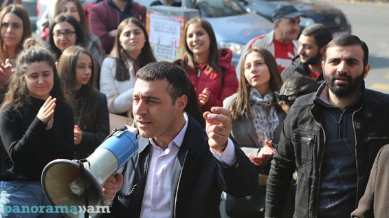 Студенты ЕГУ продолжают забастовку занятий: их возмутило поведение министра Араика Арутюняна на встрече с преподавателями