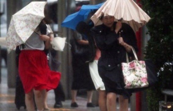 Երեք թայֆուն շարժվում են դեպի Ճապոնիայի հարավ եւ հյուսիս-արեւելք