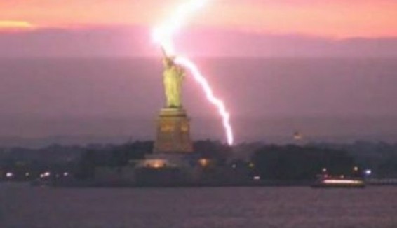 Նյու Յորքում կայծակը հարվածել է Ազատության արձանին