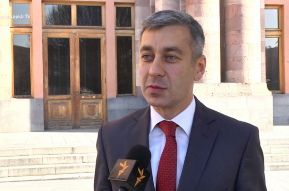 Դատապարտում ենք տեղի ունեցածը, վանդալիզմի նման դրսևորումները տեղ չունենան մեր հասարակությունում. Վլ. Կարապետյանը՝ Գրիբոյեդովի արձանի վրա ներկ լցնելու մասին