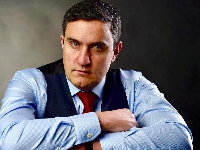 Փաշինյանների ընտանիքը փորձում է իրագործել Մեհրիբան Փաշաևայի մանկության չիրականացված երազանքը. Ղազինյան