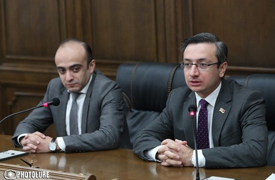 «Հուսամ՝ որևէ դատավոր իշխանությունների մեկնած ձեռքը չի սեղմի և վնաս չի պատճառի ՀՀ քաղաքացուն». Տարոն Սիմոնյան