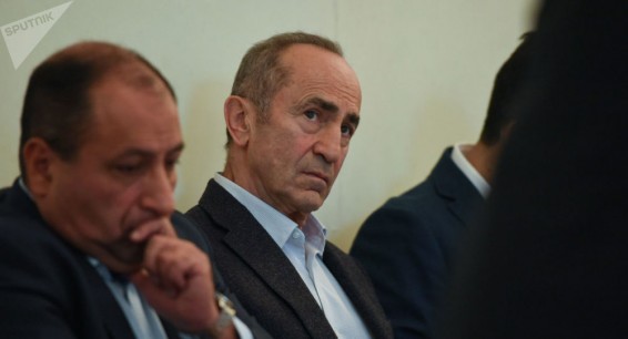Медосмотр Роберта Кочаряна: экс-президента Армении оставили в стационаре