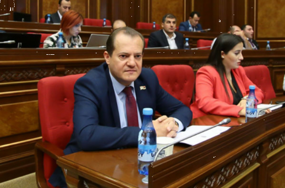 Եթե այս պահին պակասուրդ չունենք, ինչո՞ւ ենք անընդհատ մատնանշում, որ այս վարկը վերցրել ենք պակասուրդ ֆինանսավորելու համար. պետք է հիմնավորել. Արկադի Խաչատրյան