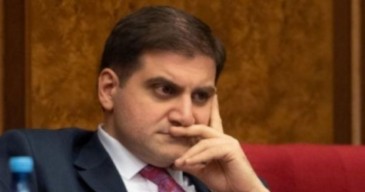 Ի՞նչ գործ ունի Արման Բաբաջանյանը սահմանամերձ գոտում, երբ նրան մեղադրում են ամերիկյան հետախուզական կառույցի ինֆորմատոր լինելու մեջ