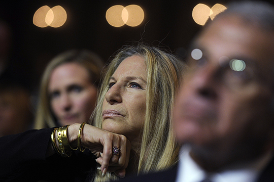 Թիմ Կուկը Բարբրա Սթրեյզանդի խնդրանքով ուղղել է նրա ազգանվան արտասանությունը Apple-ի սարքերում