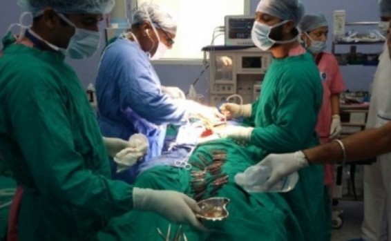 Հնդկաստանում պացիենտի ստամոքսից 40 ժանգոտված դանակ են հանել