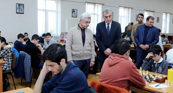 Серж Саргсян побывал на международном шахматном турнире в Ереване