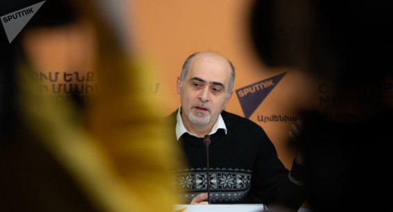 Скандальную Диану Арутюнян отпустят. Почему бороться с фейками бессмысленно?