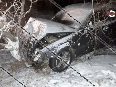 Կոտայքում բախվել են Mercedes-ն ու Opel-ը. Mercedes-ն էլ բախվել է ծառին. կա վիրավոր