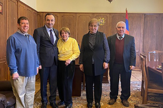 Հրայր Թովմասյանը հանդիպում է ունեցել Ջոն Մարշալի անվան իրավաբանական համալսարանի պրոֆեսոր Էն Մ․ Լուսինի հետ