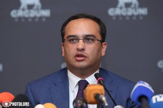 Руководитель офиса экс-президента Армении Роберта Кочаряна прокомментировал инцидент в бизнес-центре 