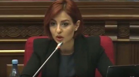 «Ի՞նչ գործ ունեն «Քաղաքացիական պայմանագիր» կուսակցության ակտիվիստները դպրոցների կառավարման խորհուրդներում». Անի Սամսոնյանը՝ Արայիկ Հարությունյանին
