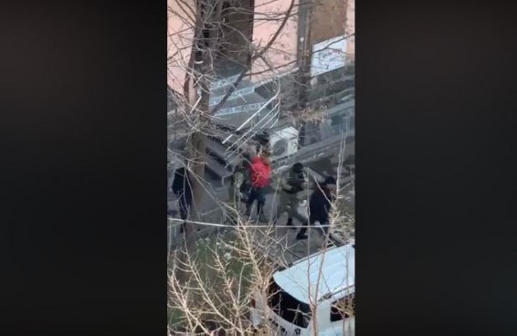 VIDEO: Нарека Маляна забрали люди в масках