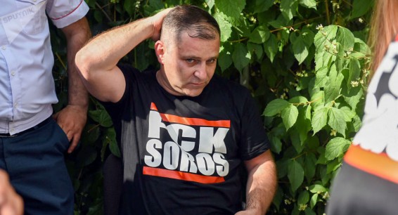 Полиция Армении задержала Нарека Маляна по подозрению в хранении оружия