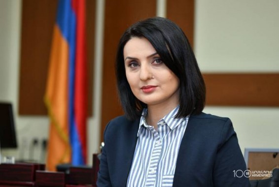Батоян подвела итоги работ по расширению дневных услуг для детей