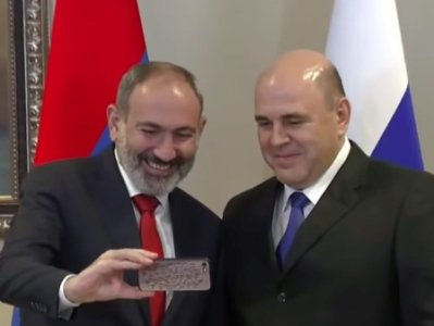 «Սելֆին հենց հայերեն բառ է». Փաշինյանը Միշուստինի հետ հանդիպումից առաջ սելֆի արեց