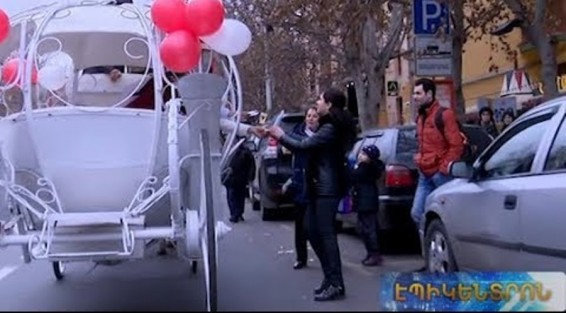 Video. ԲՀԿ ուսխորհուրդը Սուրբ Սարգսի տոնի առթիվ աղի բլիթներ է բաժանել երիտասարդներին