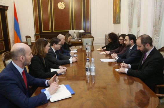 Փոխվարչապետ Տիգրան Ավինյանն ընդունել է ՎԶԵԲ փոխնախագահին. զրուցակիցներն անդրադարձել են նաև ՀՀ-ում անցկացվող համապարփակ բարեփոխումներին