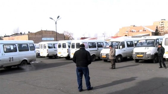 Водители маршруток в Ереване проводят забастовку