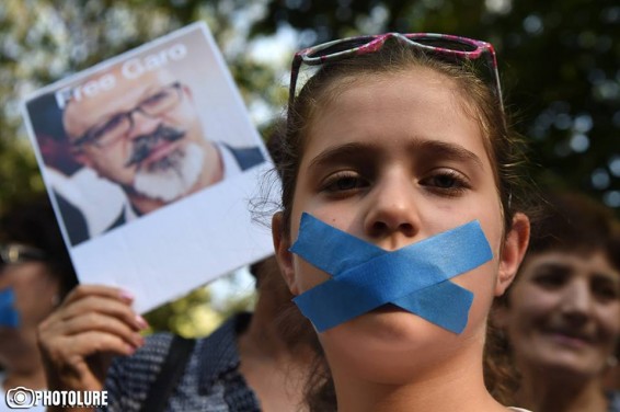 Կարո Եղնուկյանի կալանավորման դեմ բողոքի ակցիա Գլխավոր դատախազության մոտ