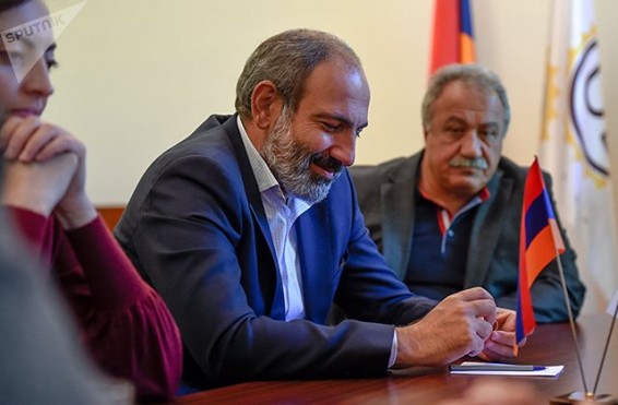 Որոշ ժամանակ առաջ Փաշինյանը կանչել է Սասուն Միքայելյանին եւ պահանջել՝ մանդատը վայր դնել. «Իրատես»