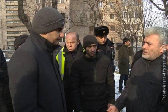 Вице-мэр Еревана встретился с жителями улицы Бабаджаняна