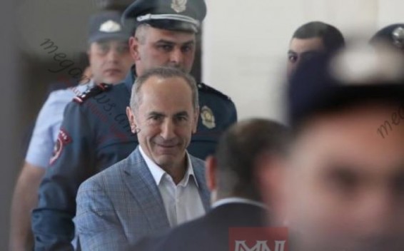 Заседание по делу Роберта Кочаряна и других продолжилось с рассмотрения ходатайства