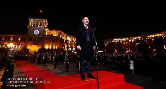 Пашинян написал стихотворение, посвященное будущему референдуму