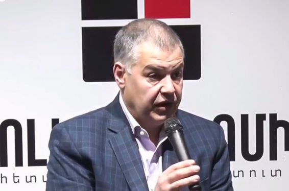 Այսօր պայքարը ոչ թե գործադիր իշխանության ղեկավարի և ՍԴ դատավորների միջև է ընթանում, այլ գործադիր իշխանության ղեկավարի և Սահմանադրության միջև է պայքար ընթանում. Դավիթ Հարությունյան
