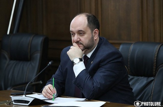 «Հարցը մեր ուշադրության կենտրոնում է». Արայիկ Հարությունյանը՝ ուսումնական հաստատություններում արտահերթ արձակուրդ հայտարարելու մասին