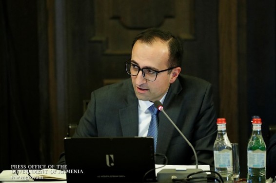 Համբուրվելով չբարևել, ձեռքերը հաճախ լվանալ. Արսեն Թորոսյանի հորդորը
